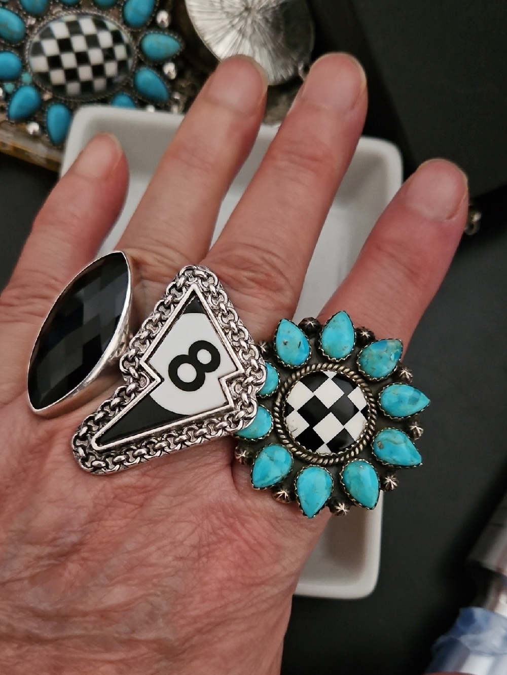 THUNDER BOLT BLACK AND WHITE 8 BALL RING STRETCH ADJUSTABLE 7-9